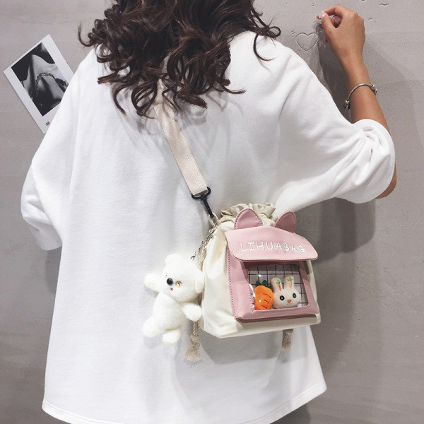 Uus mudel tasku ja 3D elemendiga väike kott