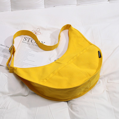 Sport-alkalmi textiltáska vállfogantyúval