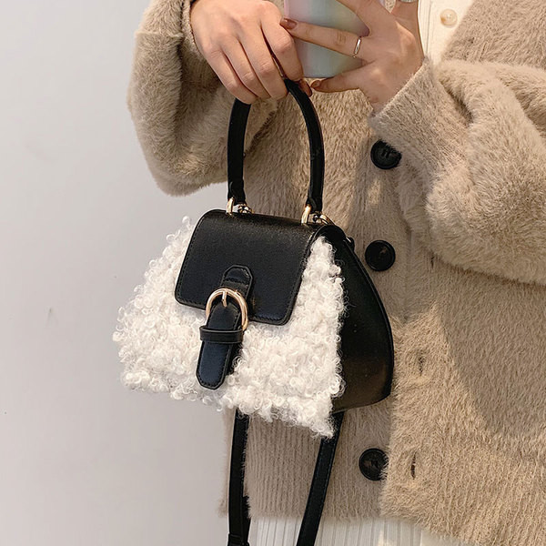 Női táska rövid és hosszú füllel, három színben