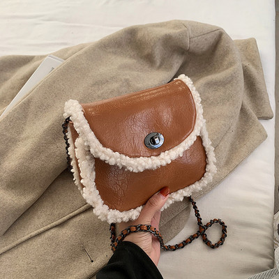 Modern női táska ökobőrből és pehelyből