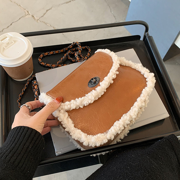 Modern női táska ökobőrből és pehelyből