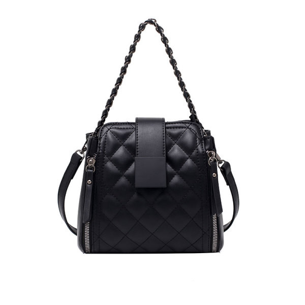 Stílusos bőr kézitáska fém lánccal