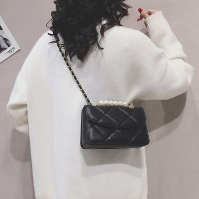 Modern kis női válltáska - műbőrből