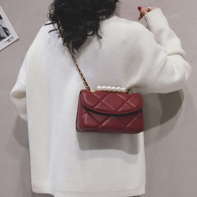 Modern kis női válltáska - műbőrből