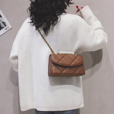 Modern kis női válltáska - műbőrből