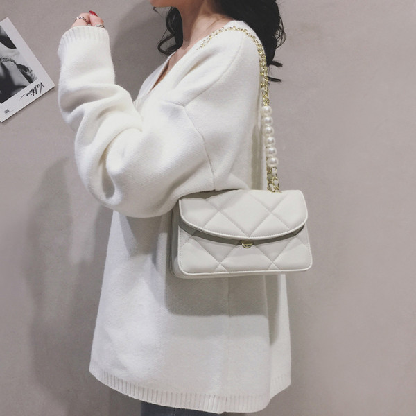 Modern kis női válltáska - műbőrből