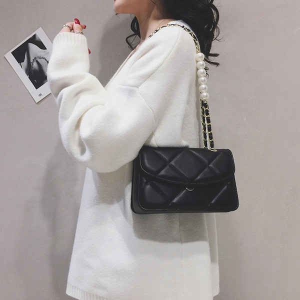 Modern kis női válltáska - műbőrből