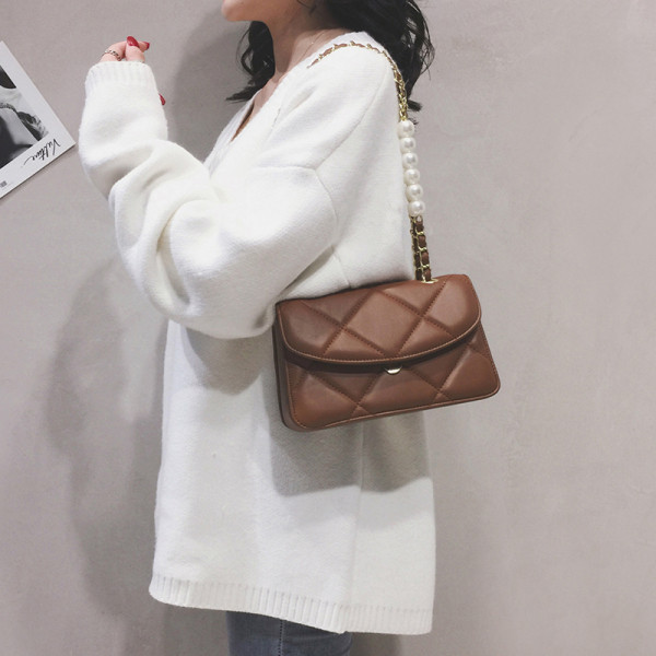 Modern kis női válltáska - műbőrből