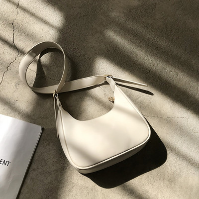 Väike nahast kott tavaline mudel