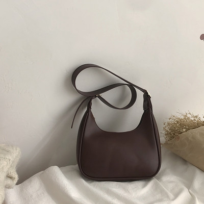 Väike nahast kott tavaline mudel