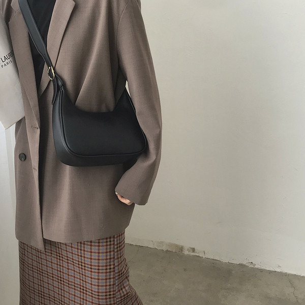 Väike nahast kott tavaline mudel