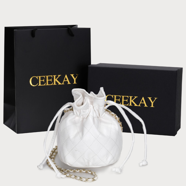 Modern, fűzős női táska