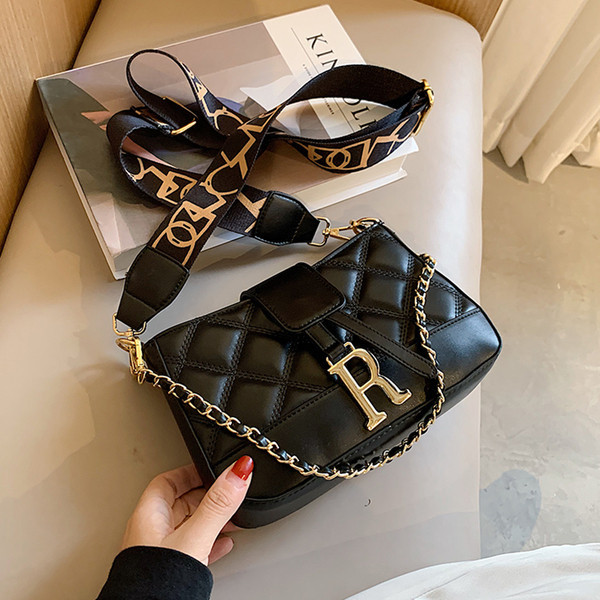 Stiilne naiste nahast kott metallist elemendiga kolmes värvitoonis