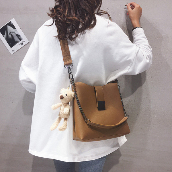 Uue mudeli naistekott - kunstnahast