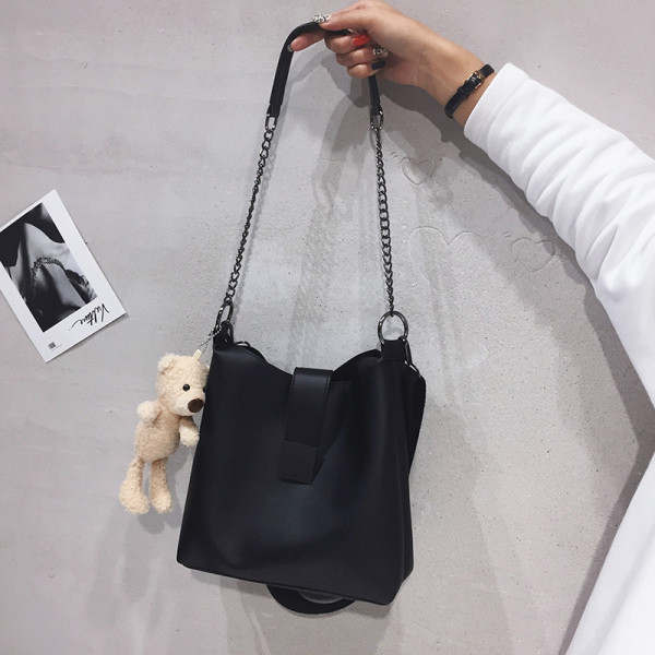 Uue mudeli naistekott - kunstnahast