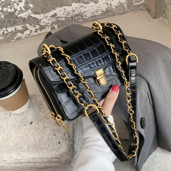 Moodne naiste kott metallist luku ja metallist ketiga