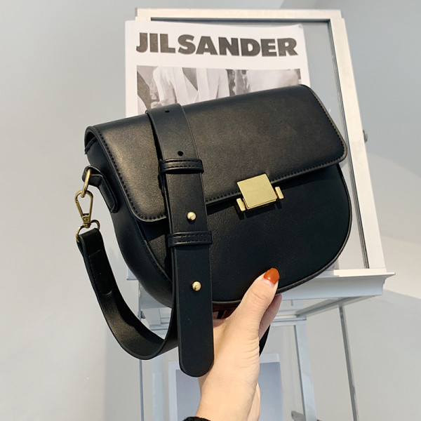 Eko bőrből készült női táska hosszú füllel