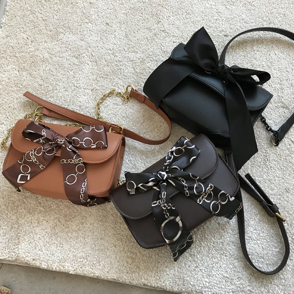 Modern kis ökobőr táska fém lánccal