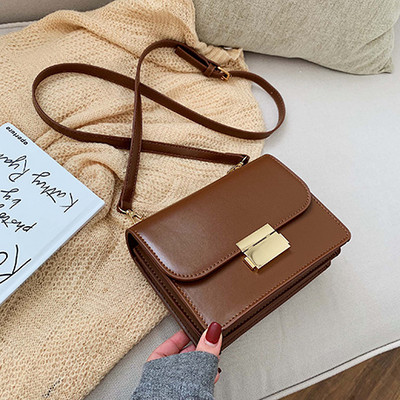 Γυναικεία τσάντα από οικολογικό δέρμα σε διάφορα χρώματα