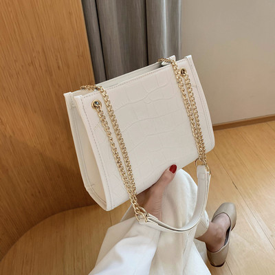 Casual ženska torba od eko kože sa metalnim lancem