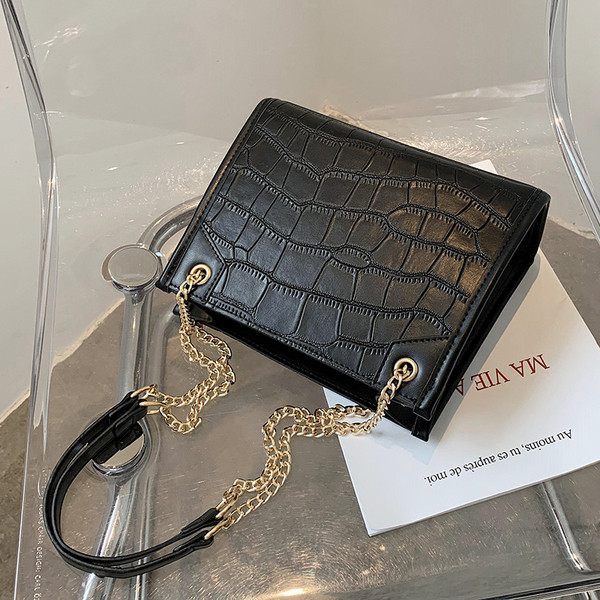 Casual ženska torba od eko kože sa metalnim lancem