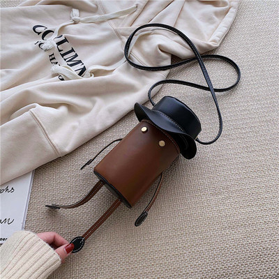 Eko bőrből készült modern női táska hosszú füllel, 3D elemekkel