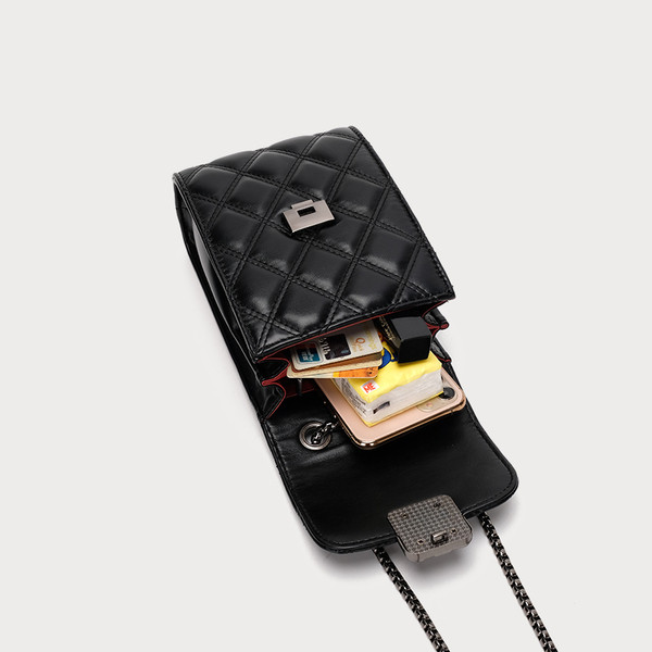 Moderna ženska kožna torba s kopčom