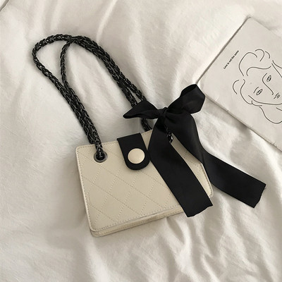 Kis bőrtáska textilszalaggal - két méretben