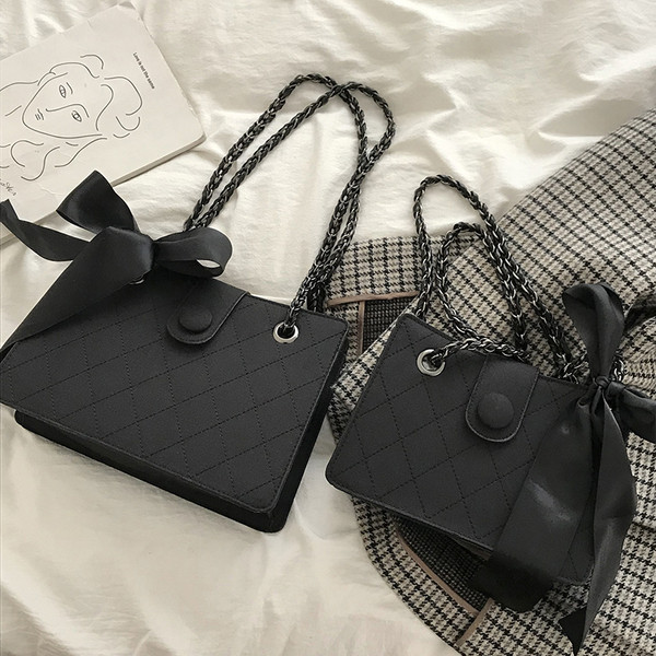 Kis bőrtáska textilszalaggal - két méretben