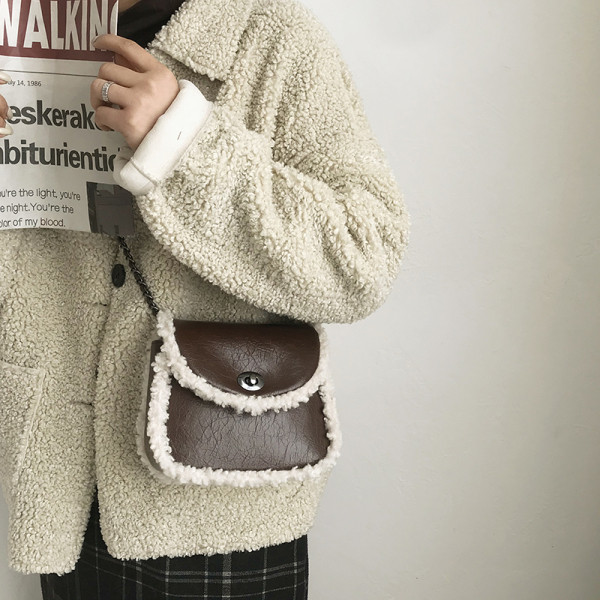 Φθινόπωρο-χειμωνιάτικη τσάντα από οικολογικό δέρμα και γούνα