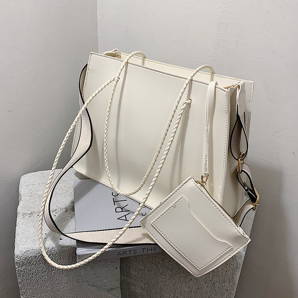 Sima modell női táska dupla füllel és belső pénztárcával