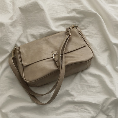 Naiste õhukeste sangadega nahast kott