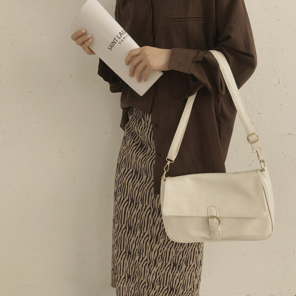 Naiste õhukeste sangadega nahast kott