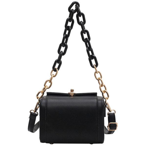 Női bőr táska fém lánccal