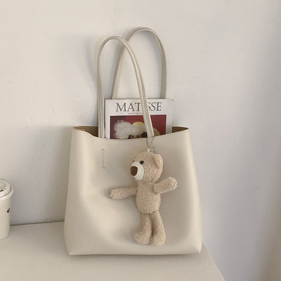 Suur nahast kott 3D ripatsiga