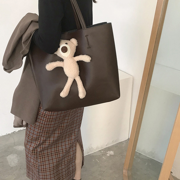 Suur nahast kott 3D ripatsiga