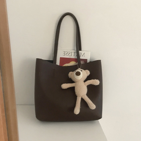 Suur nahast kott 3D ripatsiga