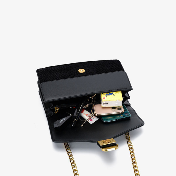 Стилна дамска кожена чанта с връзки