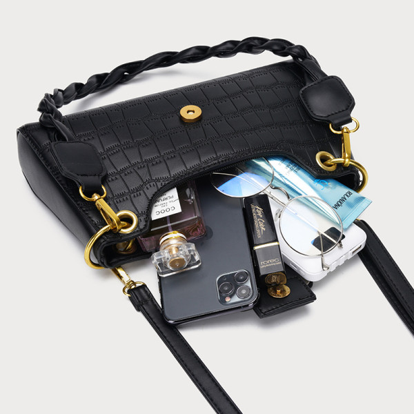 Bőr női táska csattal - két színben