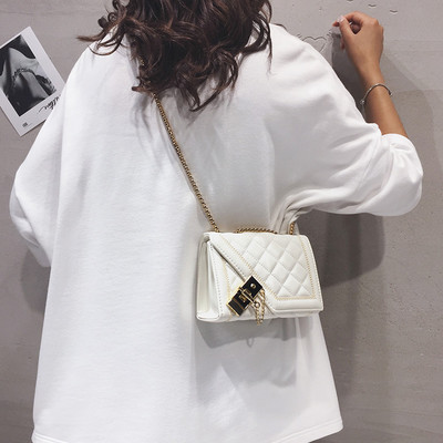 Έκο δερμάτινη τσάντα ώμου νέου μοντέλου με μεταλλική στερέωση - δύο μεγέθη