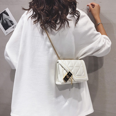 Έκο δερμάτινη τσάντα ώμου νέου μοντέλου με μεταλλική στερέωση - δύο μεγέθη