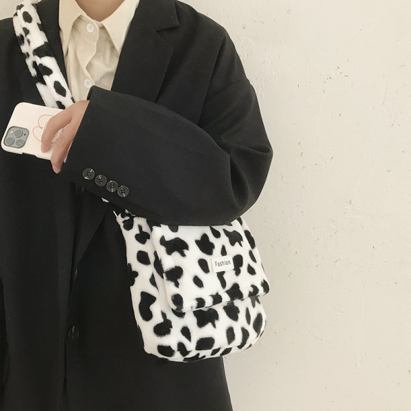 Női pehelytáska állatmintával