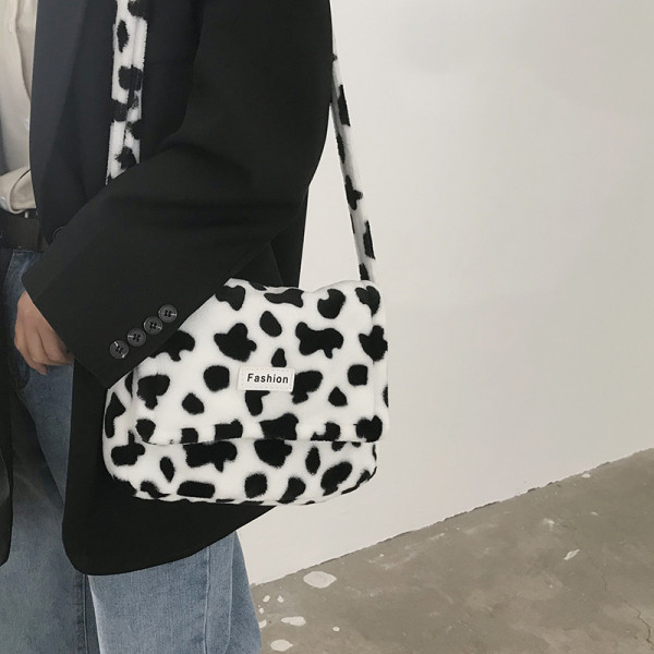 Női pehelytáska állatmintával