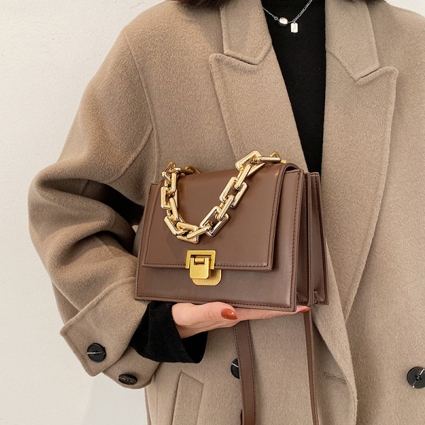 Ženska kožna torba sa metalnim lancem u četiri boje