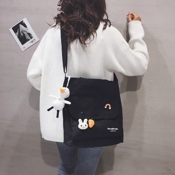 Uut mudelit naiste tekstiilist õlakott