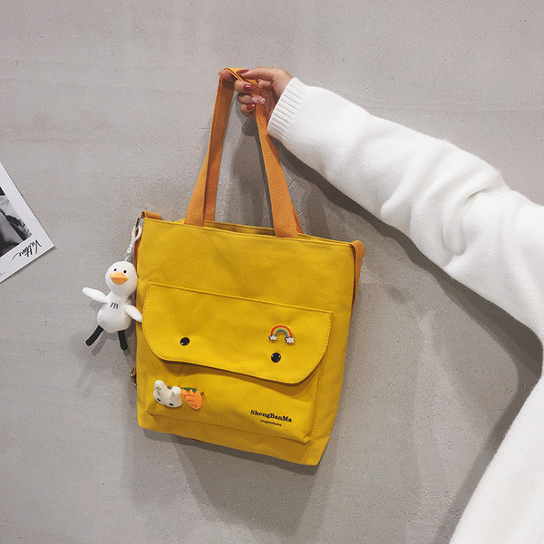 Uut mudelit naiste tekstiilist õlakott