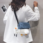 Väike mitmes värvitoonis suleline õlakott