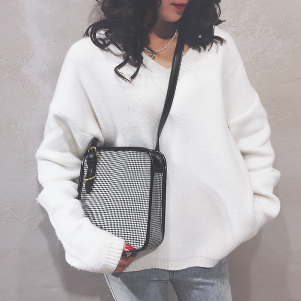 Hétköznapi női válltáska fekete és barna színben