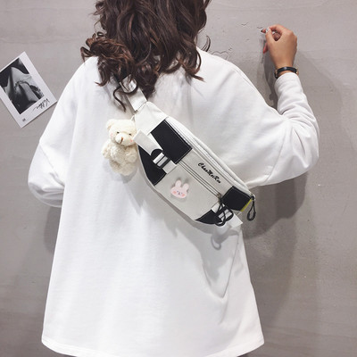 Új modell női válltáska cipzárral és medve medállal