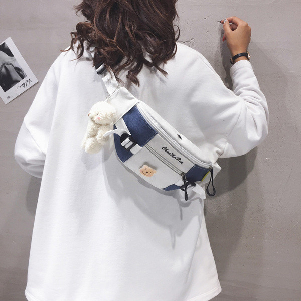 Új modell női válltáska cipzárral és medve medállal